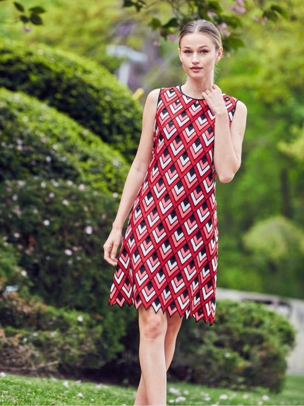 Elie Tahari Red Black White Geometric Shift Dress